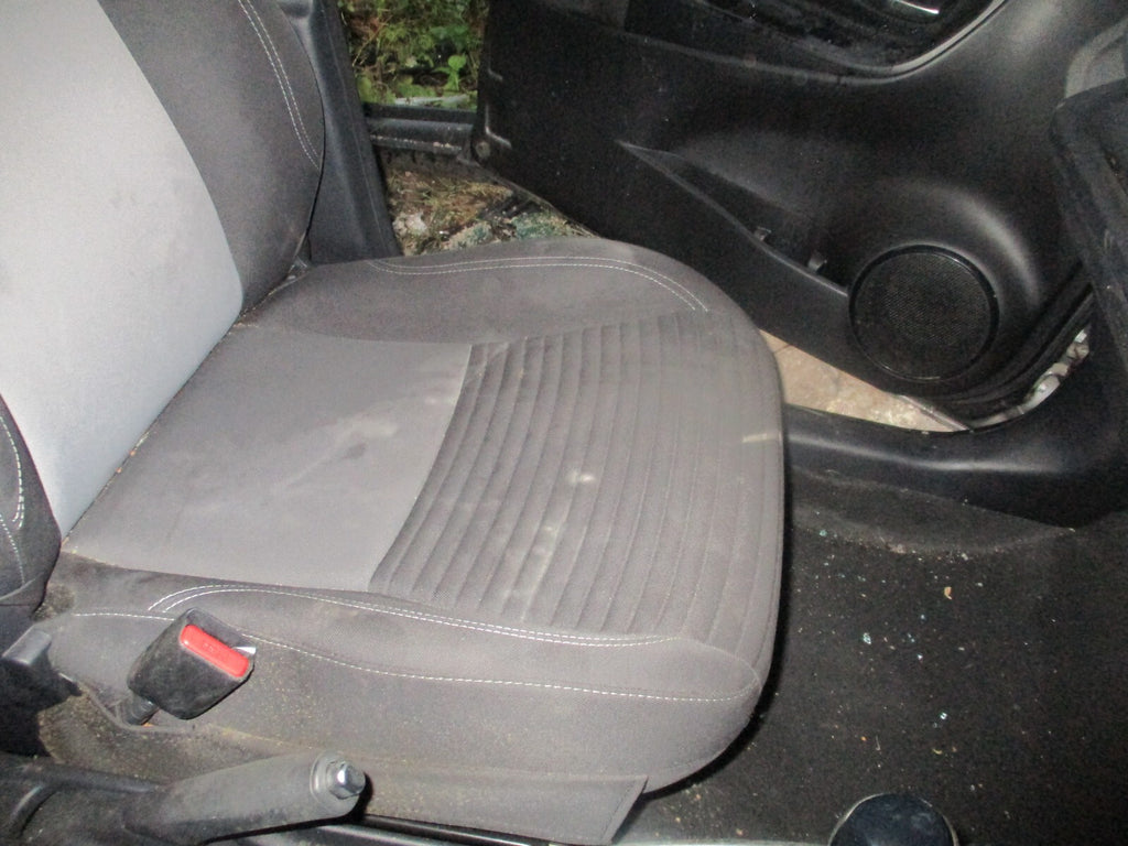 TOYOTA YARIS MK3 2018 NSF PASSENGER SIDE FRONT COMPLETE SEAT FABRIC
