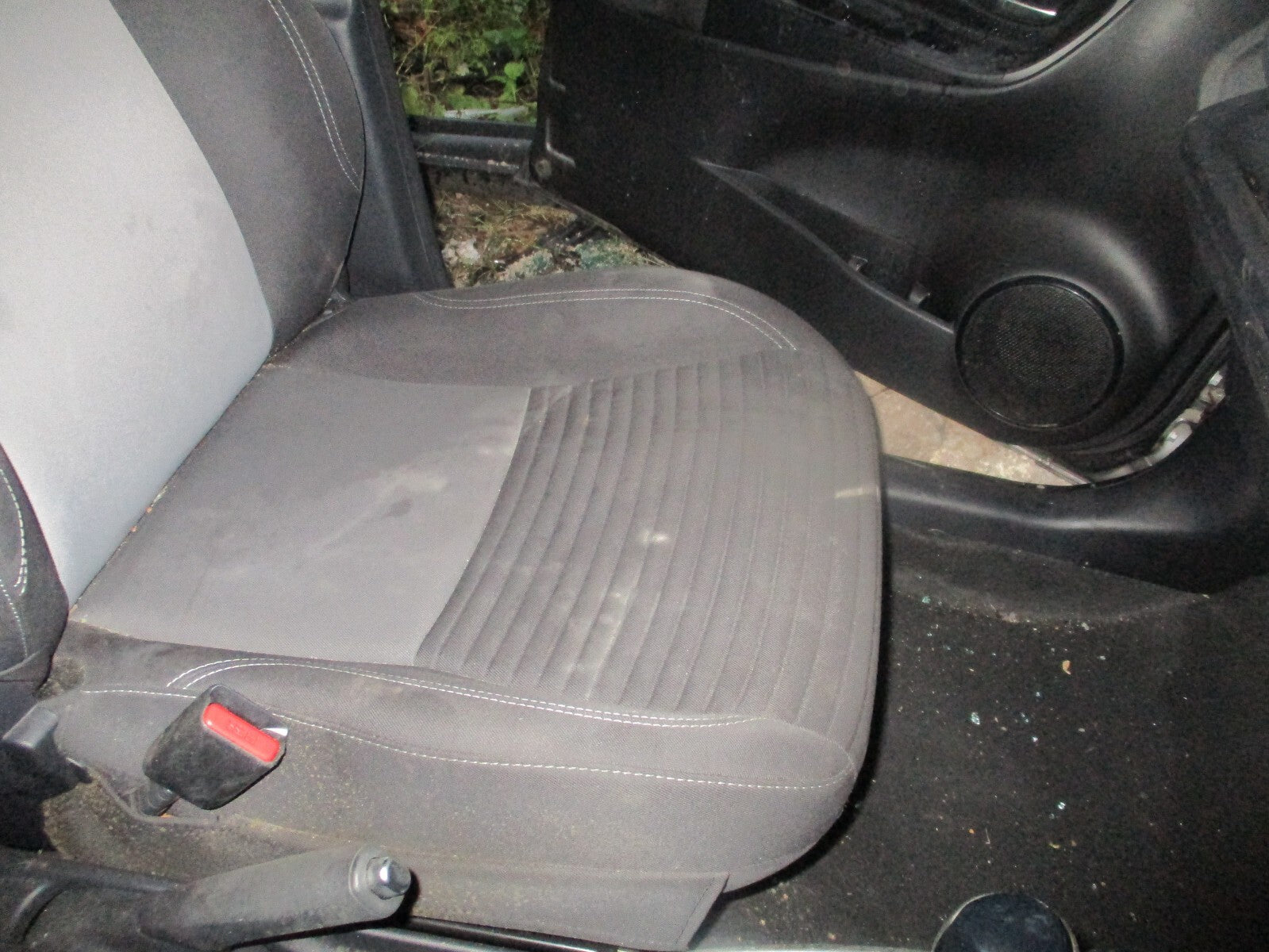 TOYOTA YARIS MK3 2018 NSF PASSENGER SIDE FRONT COMPLETE SEAT FABRIC
