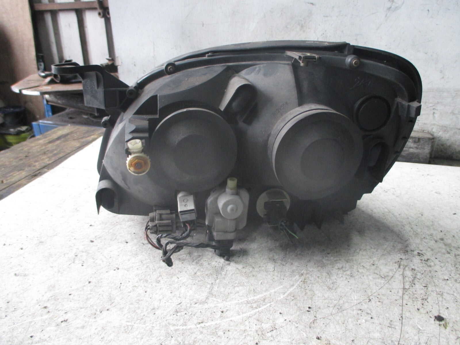 NISSAN ALMIRA 2004 OSF DRIVER SIDE HEADLIGHT