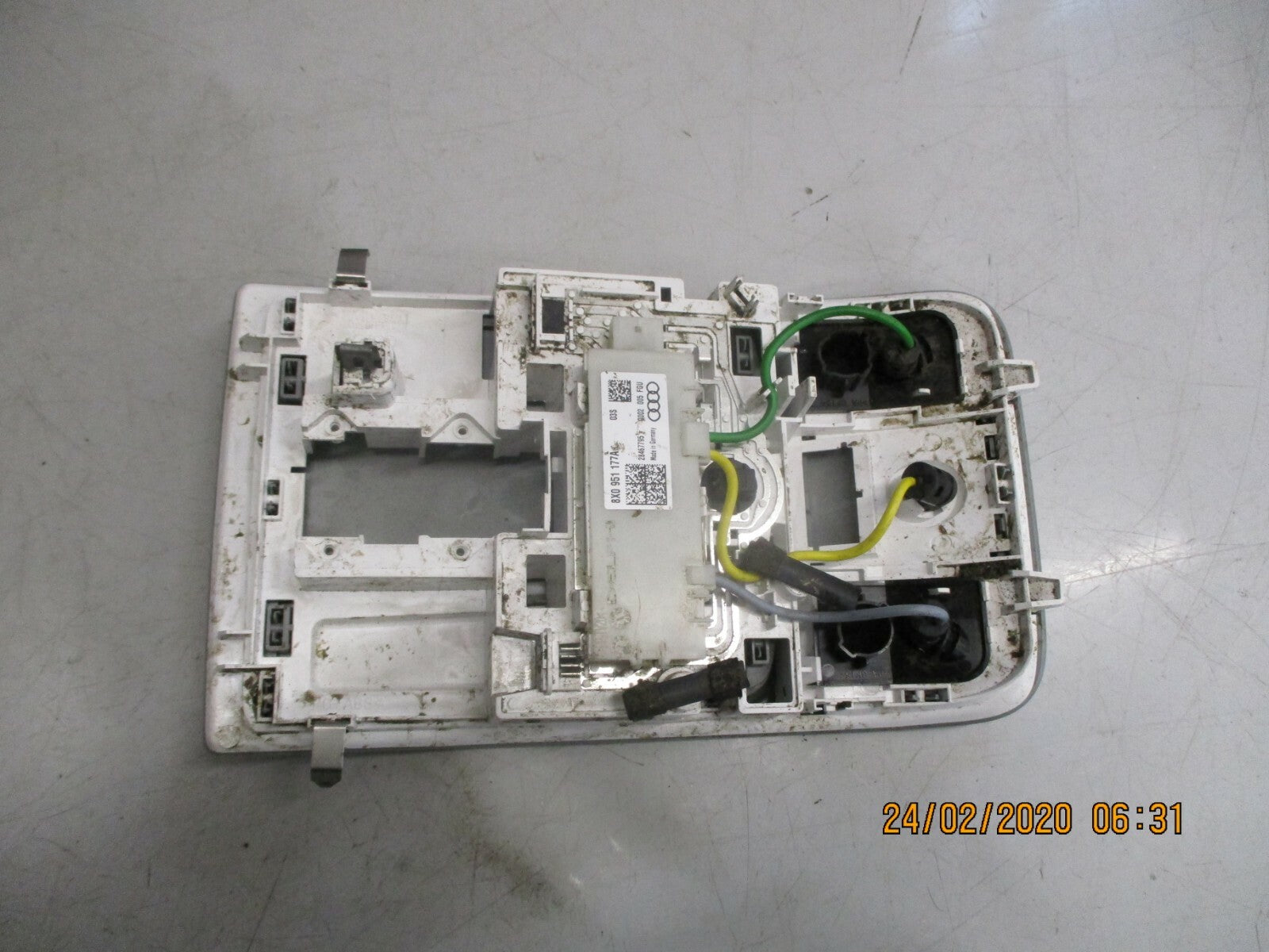AUDI A1 MK1 8X 2017 3 DOOR INTERIOR READING MAP ROOF COURTESY LIGHT 8X0951177A
