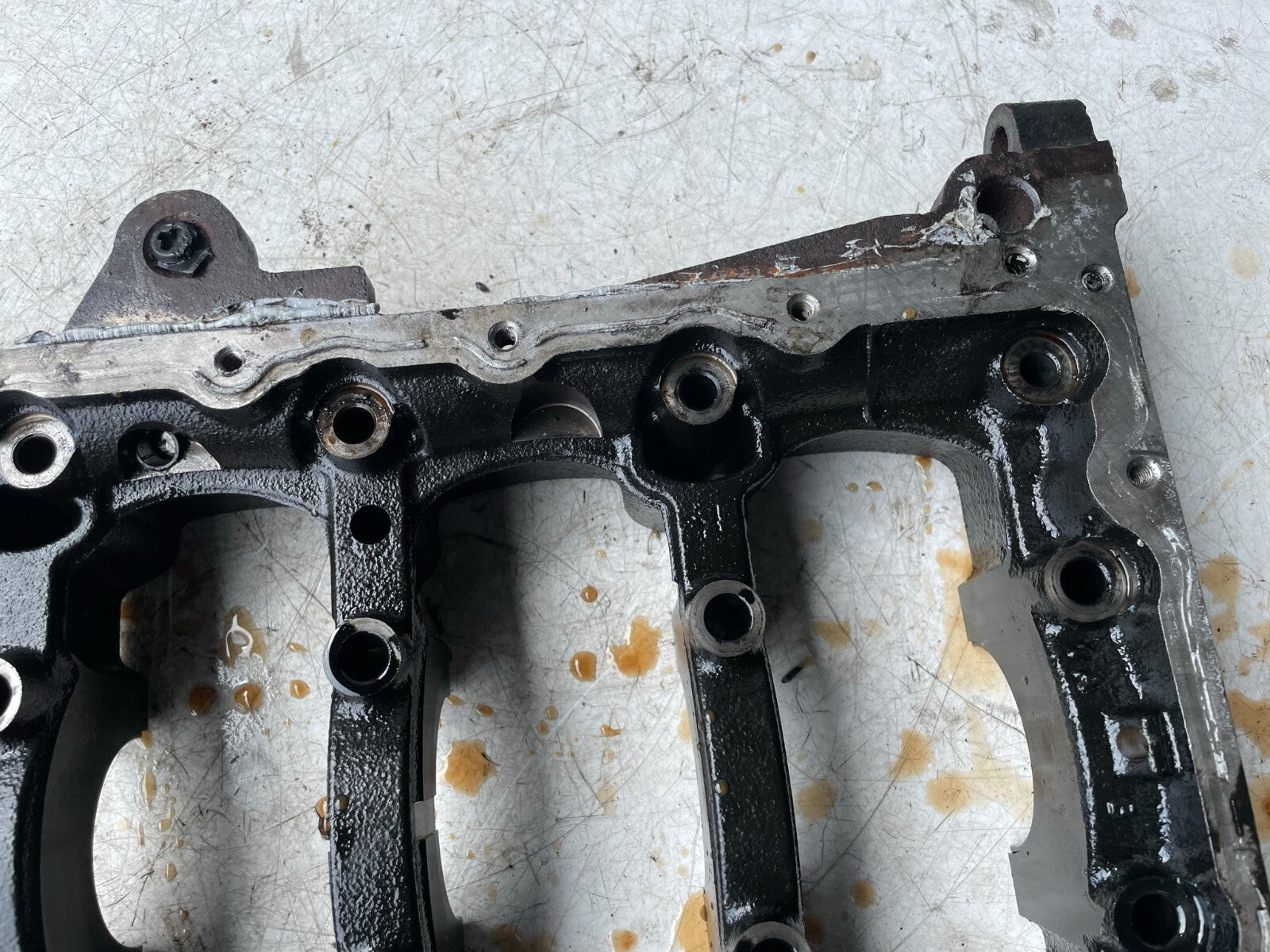 2015 HYUNDAI I40 1.7 DIESEL D4FD H ENGINE CRANKSHAFT HOUSING CASING CRANK SHAFT