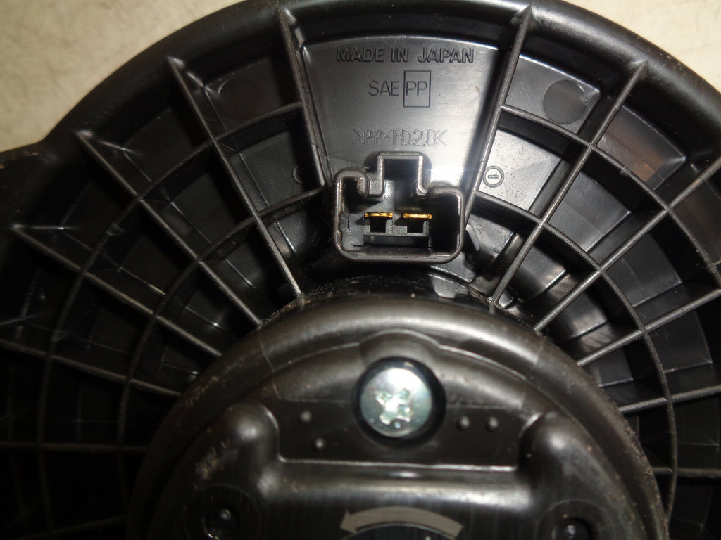 MAZDA 2 DJ MK3 2015 HEATER BLOWER MOTOR FAN ASSEMBLY 8727001630