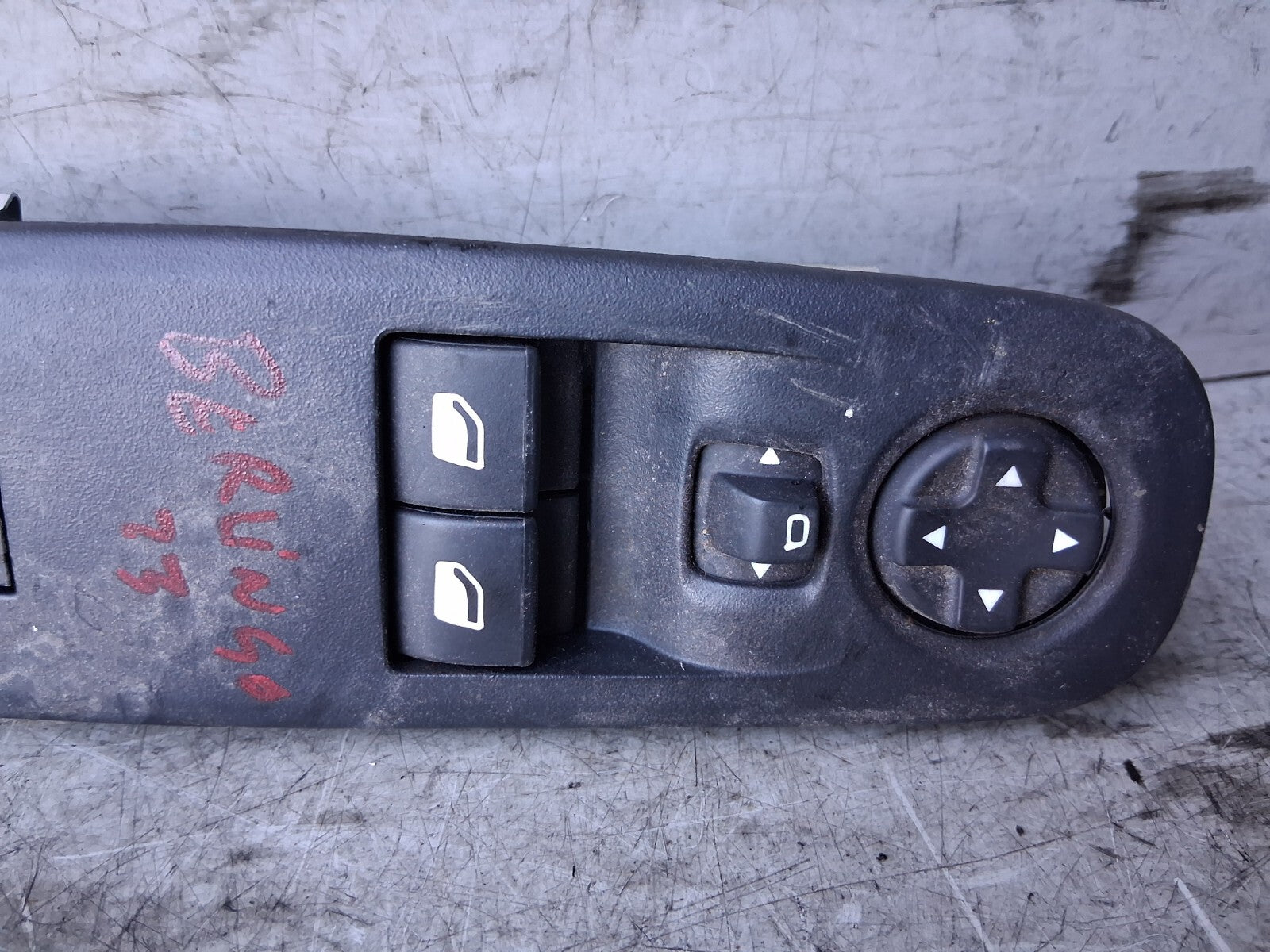 2023 CITROEN BERLINGO MK3 OSF DRIVER SIDE WINDOW CONTROL SWITCH 96783350ZD