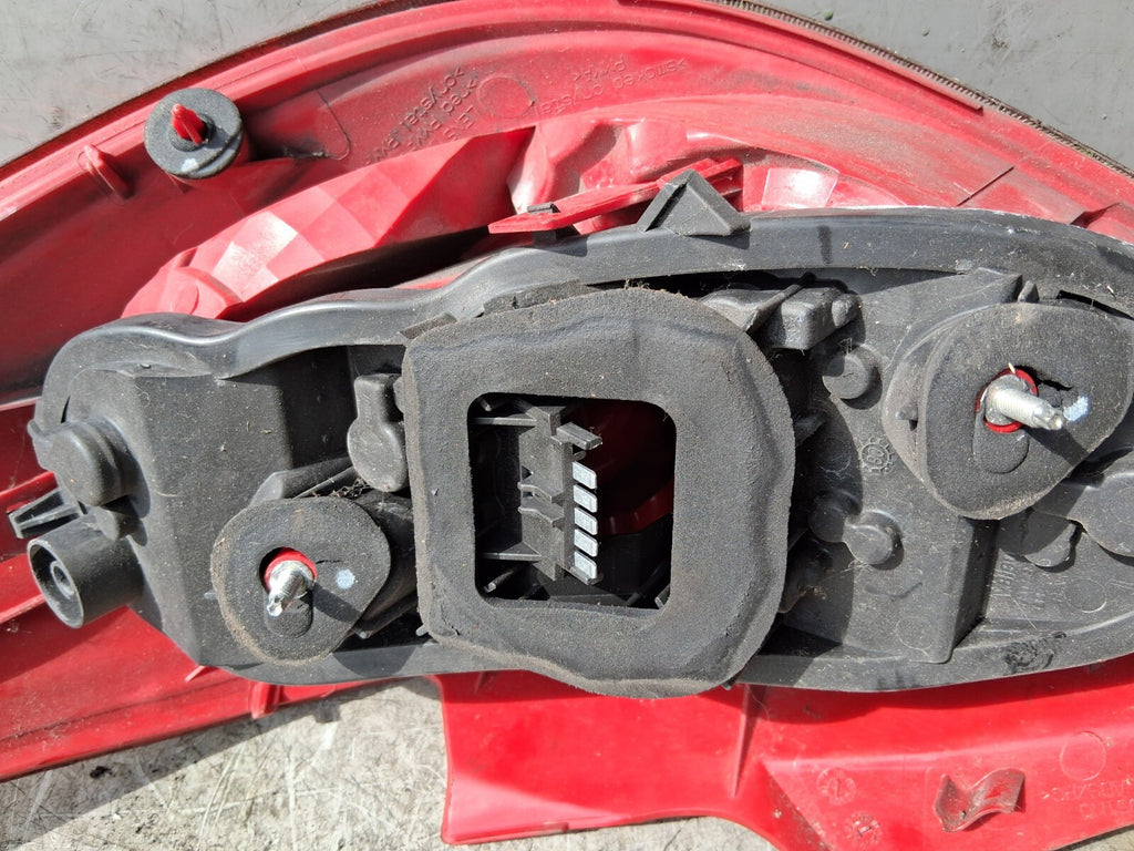 2012 VAUXHALL CORSA D NSR PASSENGER SIDE REAR LEFT TAIL LIGHT 89038962A