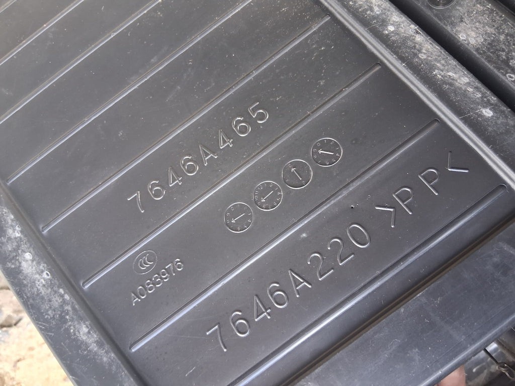 2018 MITSUBISHI OUTLANDER MK3 REAR BOOT FLOOR CARPET LINER 7646A465