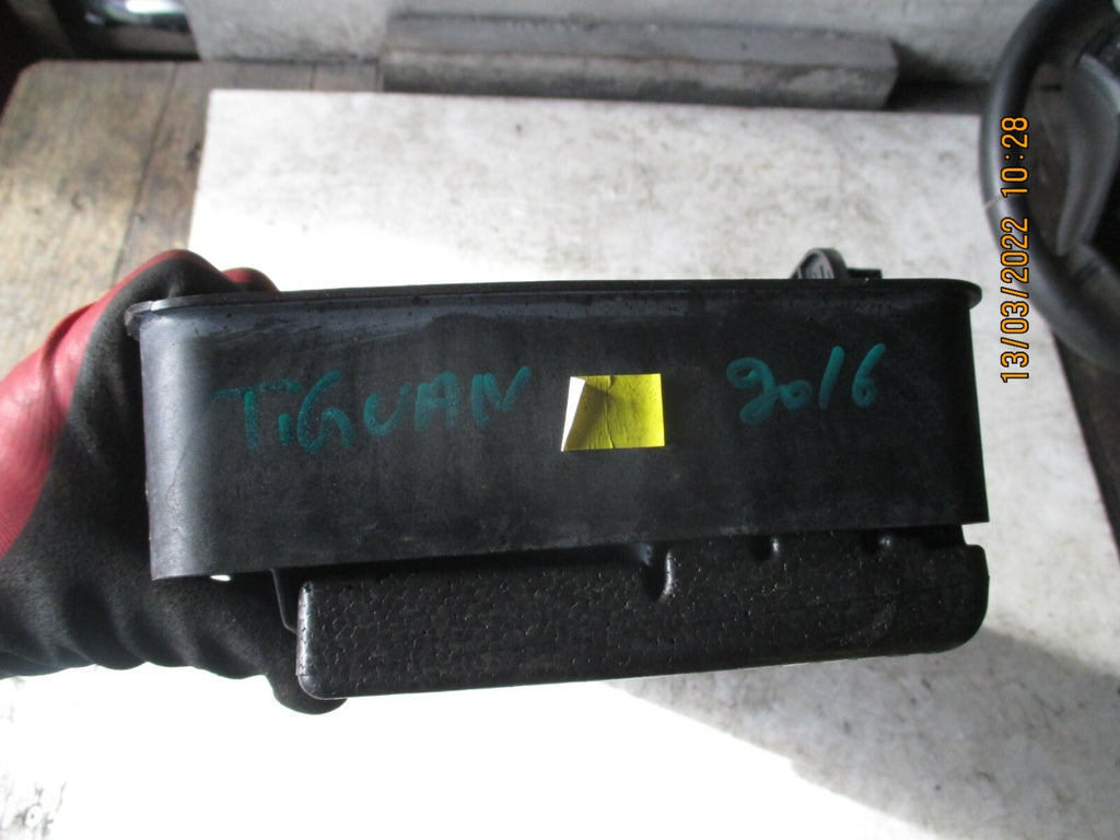 VOLKSWAGEN TIGUAN 2016 MK2 BATTERY SUPPORT HOLDER TRAY 5QF915325