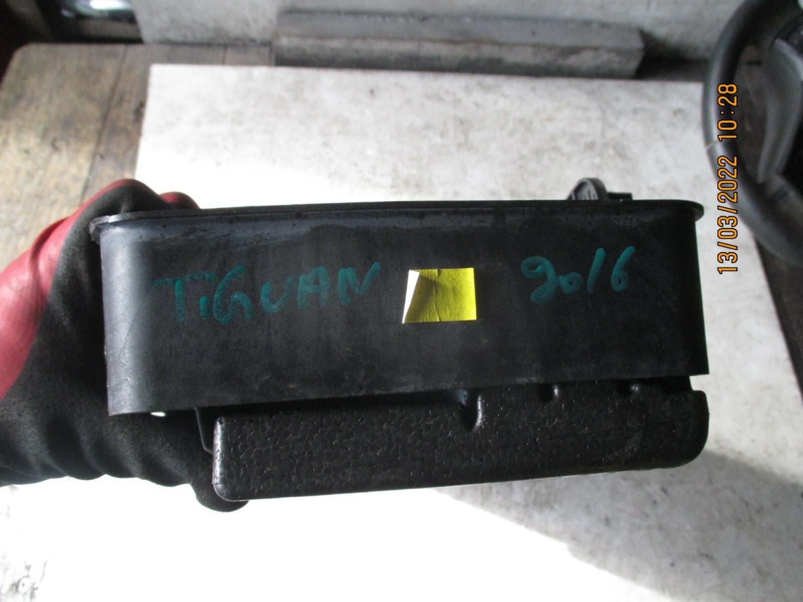 VOLKSWAGEN TIGUAN 2016 MK2 BATTERY SUPPORT HOLDER TRAY 5QF915325