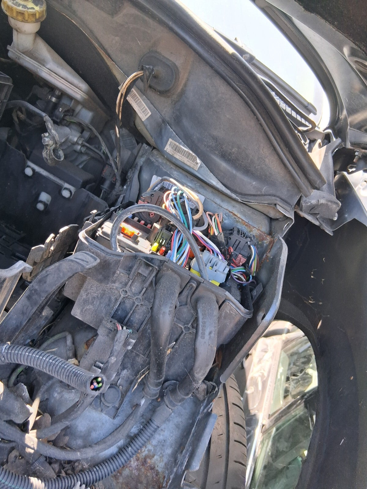2009 PEUGEOT 207 1.6 DIESEL FUSE BOX RELAY BOX