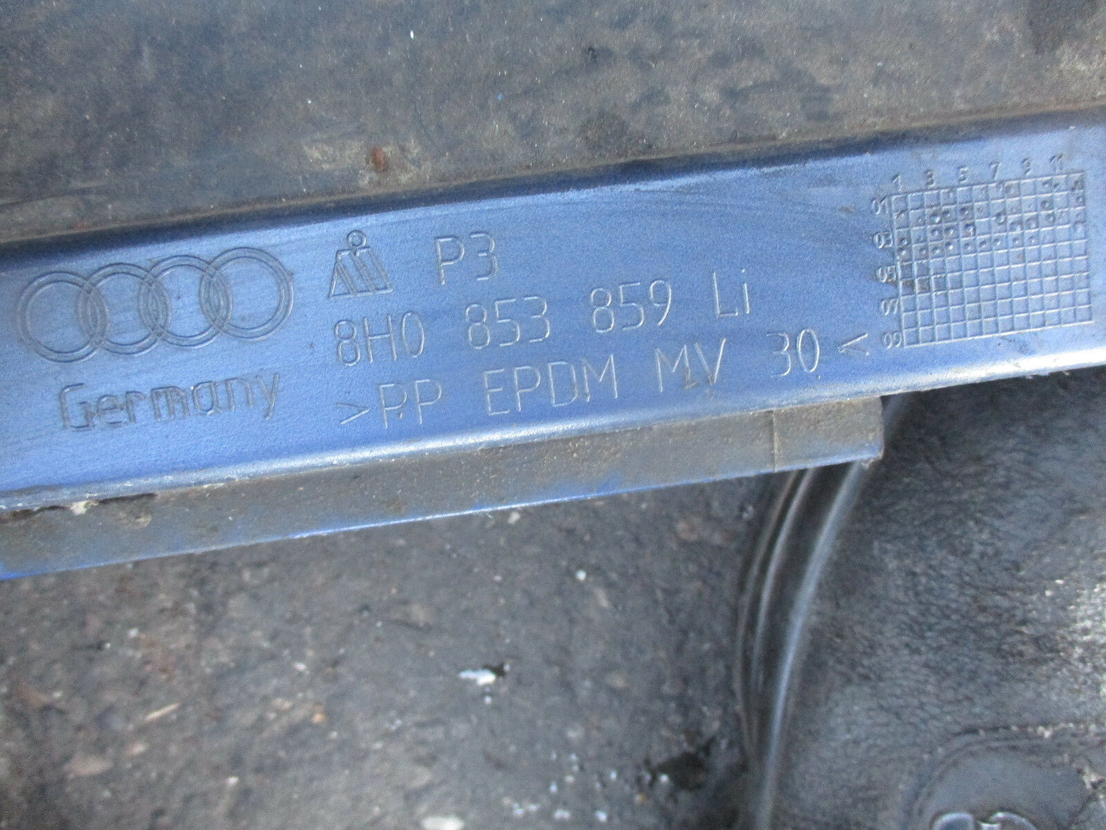 AUDI A4 B7 CONVERTIBLE CABRIOLET NS PASSENGER SIDE LEFT SIDE SKIRT BLUE