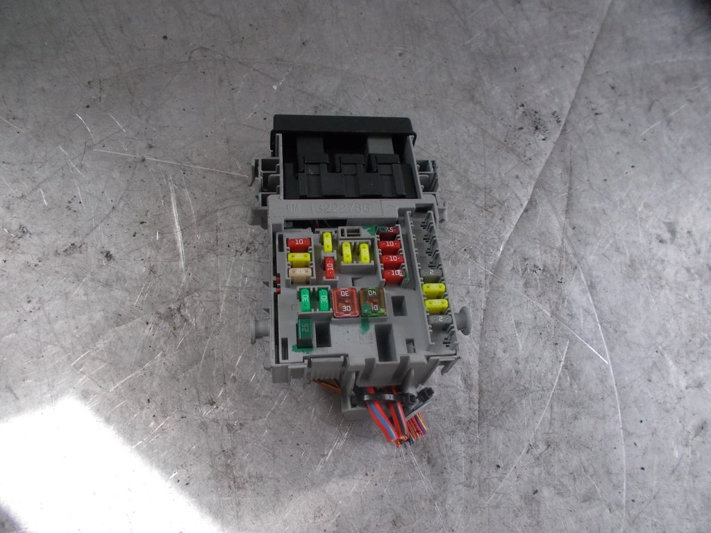 VAUXHALL ASTRA INTERIOR FUSE BOX RELAY UNIT 13222786