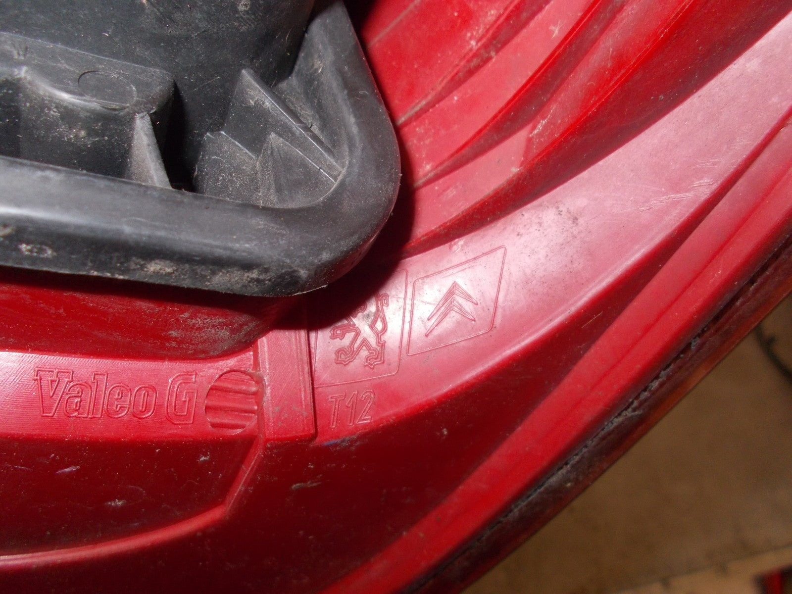 PEUGEOT 206 2003 NSR PASSENGER SIDE REAR TAIL LIGHT