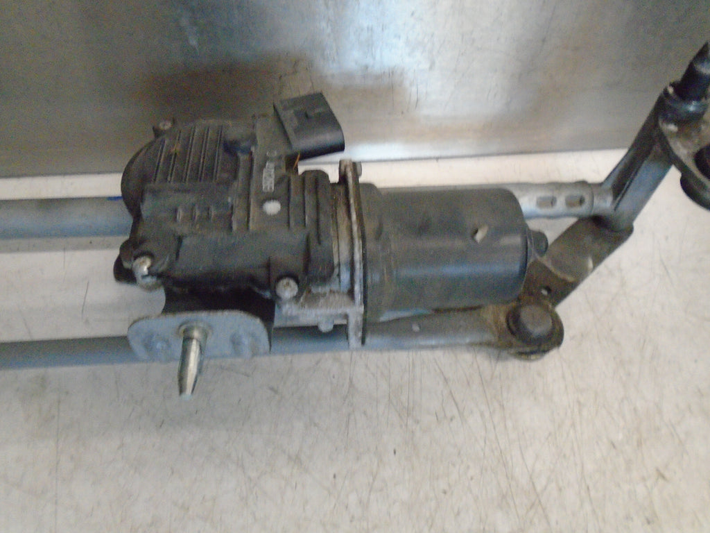 VW VOLKSWAGEN SCIROCCO 2015 FRONT WINDSCREEN WIPER MOTOR LINKAGE 1K8955023L