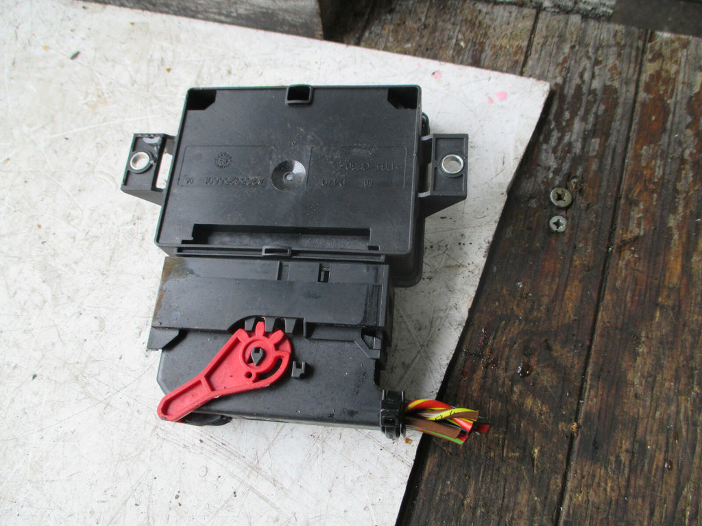 MERCEDES GLA X156 2018 ELECTRIC HANDBRAKE CONTROL ECU UNIT A2469003417