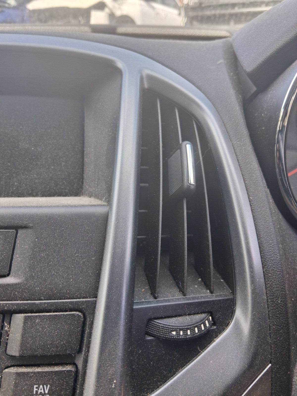2013 VAUXHALL ASTRA J ESTATE FRONT CENTRE DASHBOARD AIR VENT