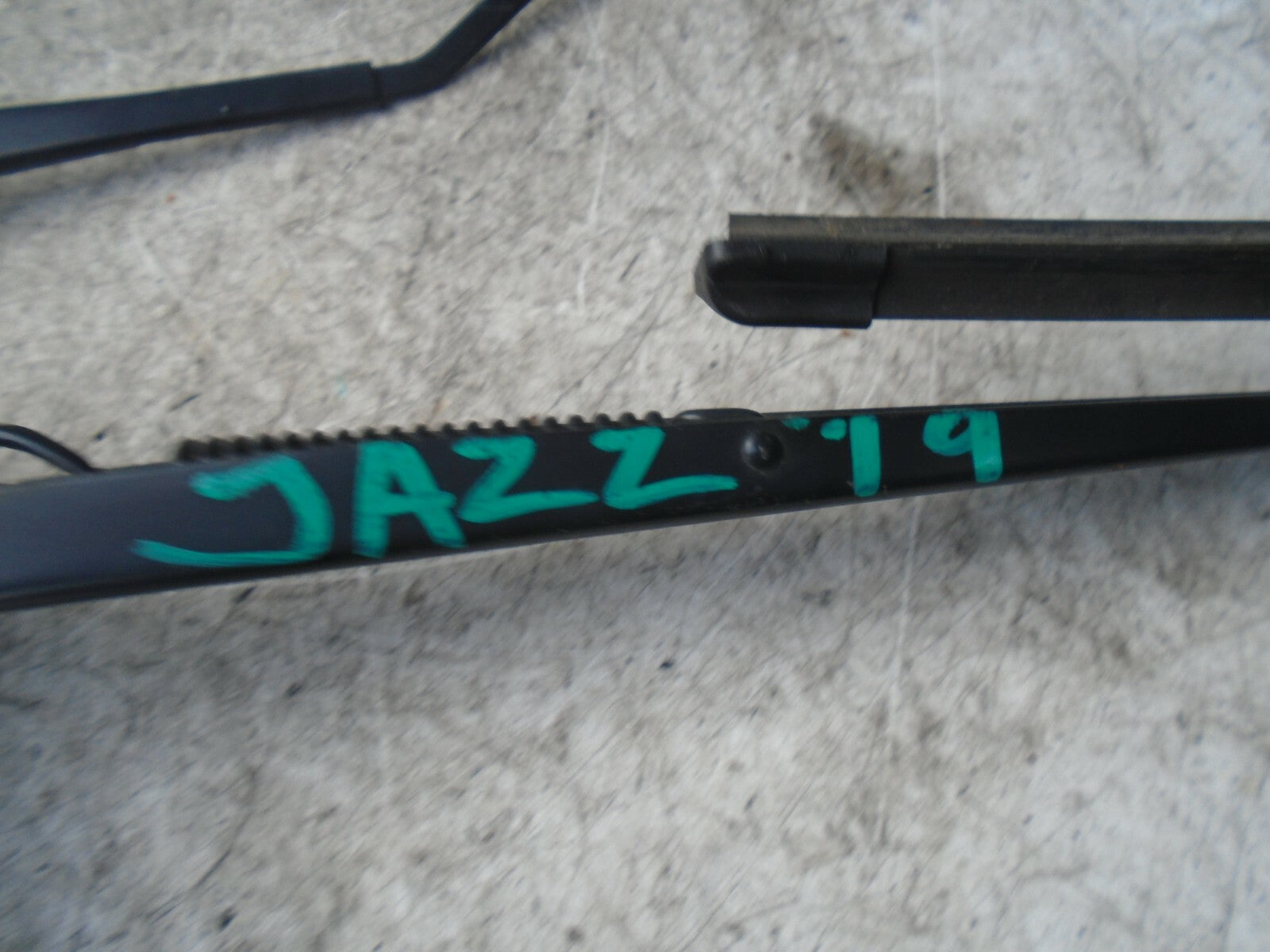 HONDA JAZZ 2019 MK4 FRONT WINDSCREEN PAIR WIPER ARMS