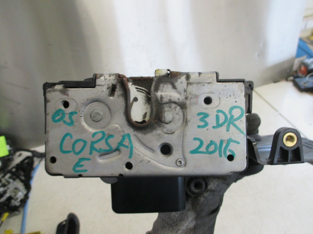 VAUXHALL CORSA E 2015 3 DOOR OS DRIVER SIDE DOOR LOCK MECHANISM