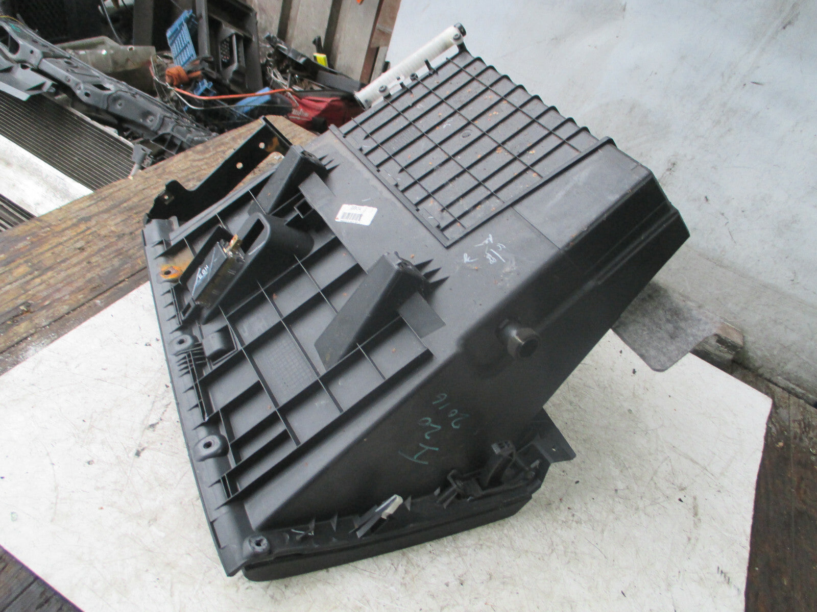 HYUNDAI I20 MK1 NS PASSENGER SIDE STORAGE COMPARTMENT GLOVE BOX 845211J900