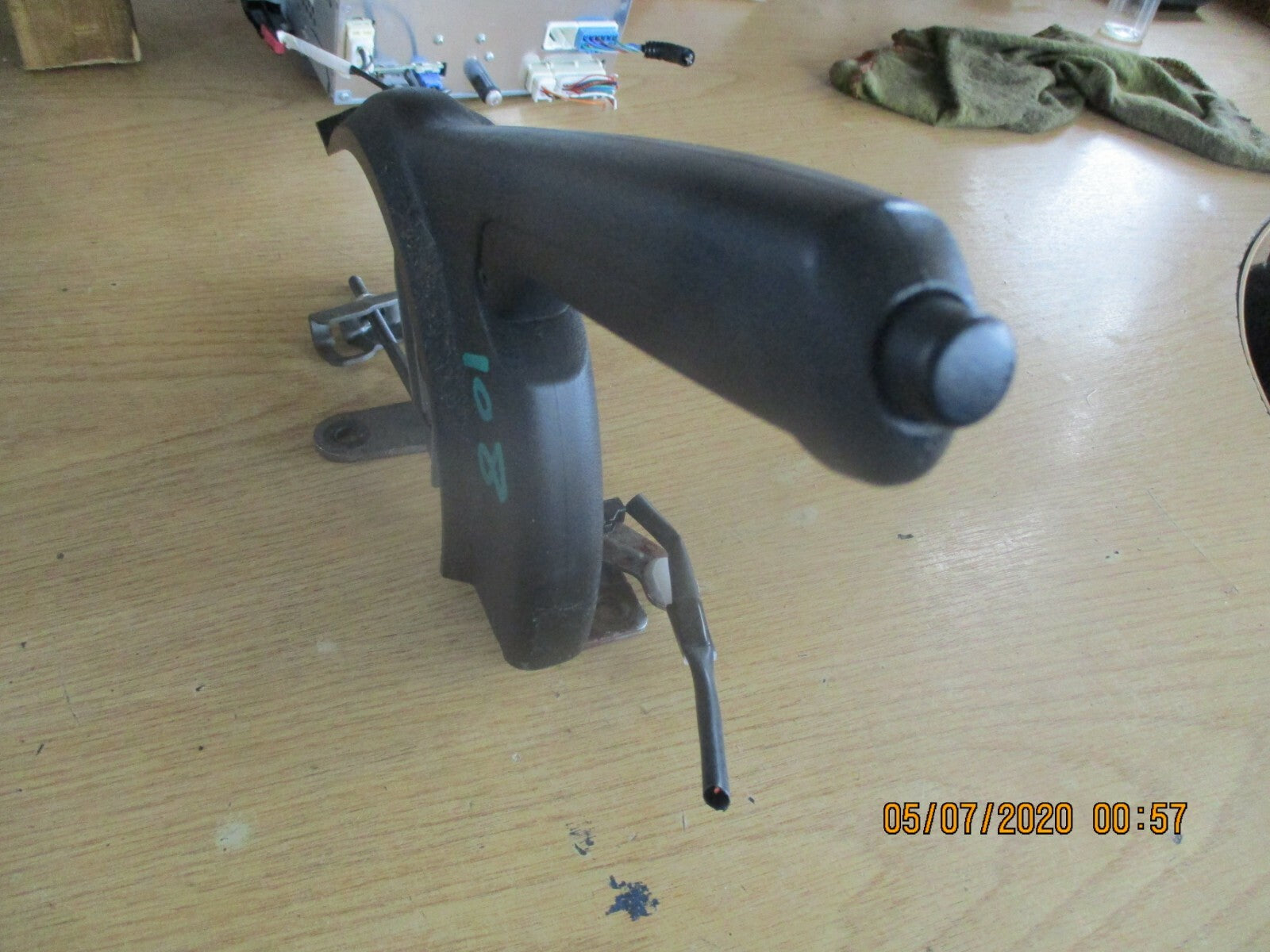 TOYOTA AYGO CITROEN C1 MK2 PEUGEOT 108 HAND PARK BRAKE LEVER HANDLE