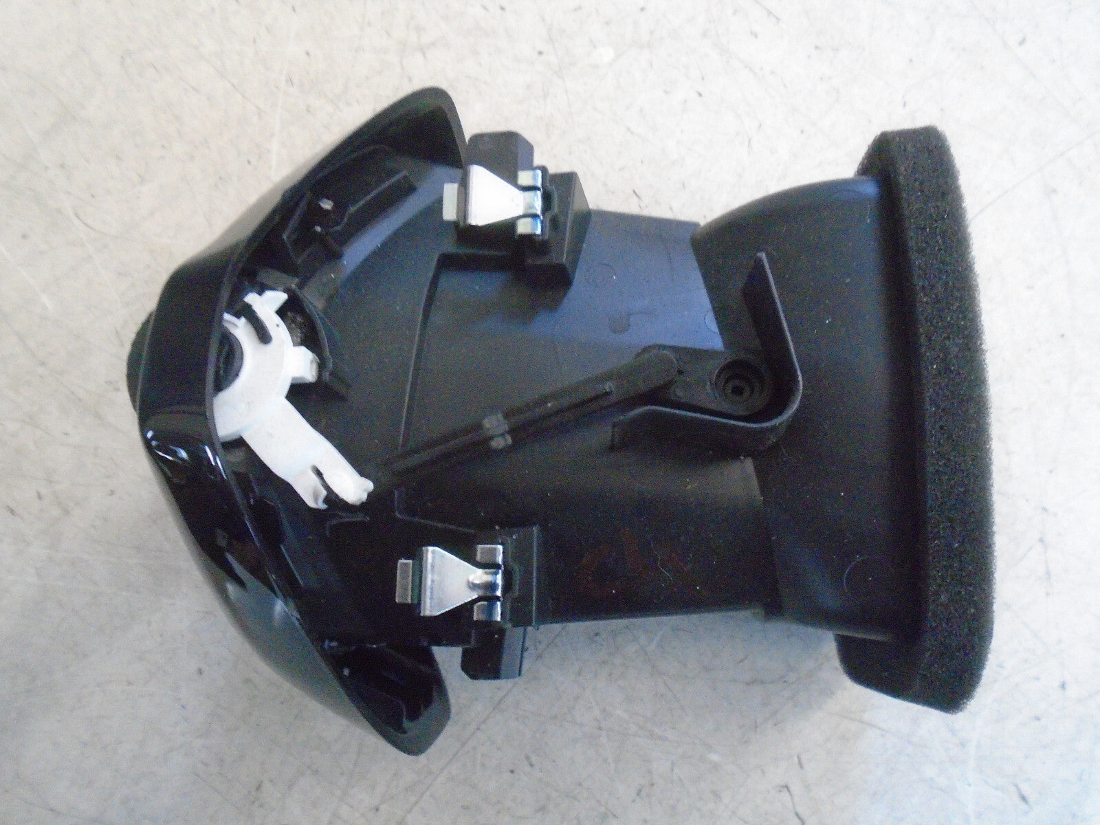 CITROEN C4 2020 NSF PASSENGER SIDE FRONT AIR VENT 9831805480