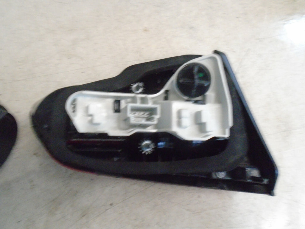 VOLKSWAGEN GOLF 2018 MK7 OSR REAR DRIVER SIDE INNER TAIL LIGHT 5G0945094
