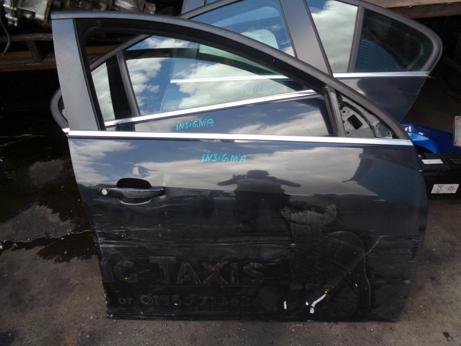 VAUXHALL INSIGNIA 2014 MK1 OSF DRIVER SIDE FRONT DOOR BLACK