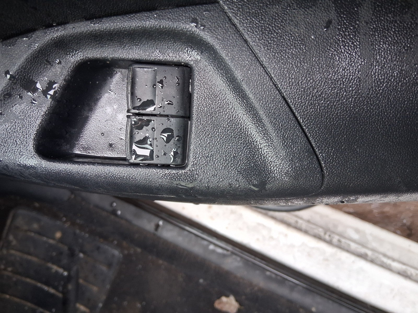 2019 PEUGEOT 108 3 DOOR MK2 OS DRIVER SIDE RIGHT WINDOW CONTROL SWITCH