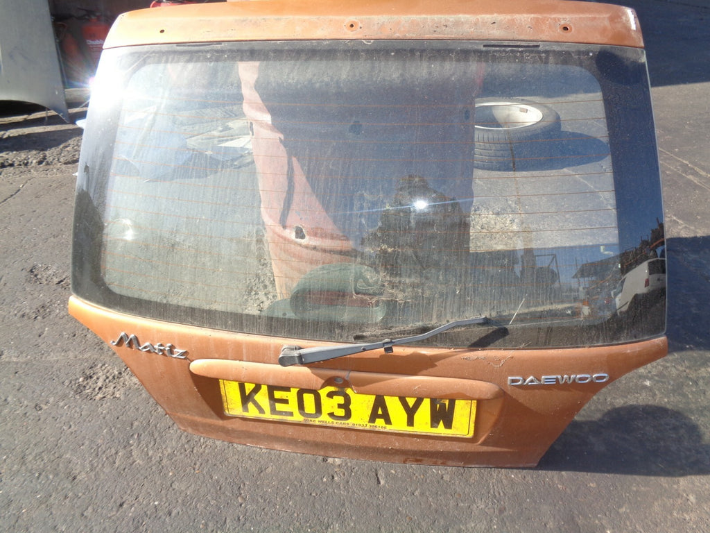 DEAWOO MATIZ 2003 ORANGE REAR TAILGATE COMPLETE  DAMAGED