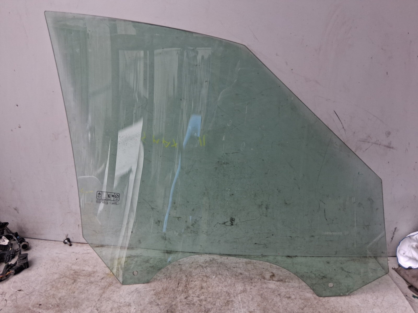 2011 FORD S MAX NSF PASSENGER SIDE FRONT SIDE LEFT WINDOW GLASS 43R001025