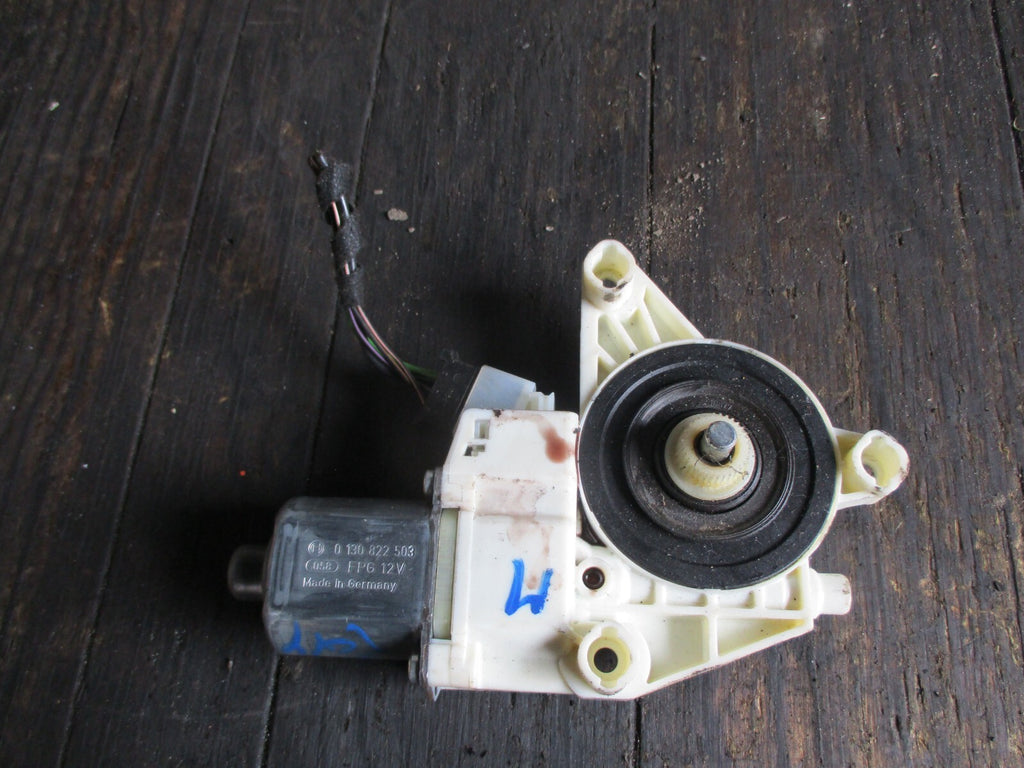 MERCEDES-BENZ C CLASS W204 2014 LEFT FRONT MOTOR REGULATOR A2048200142