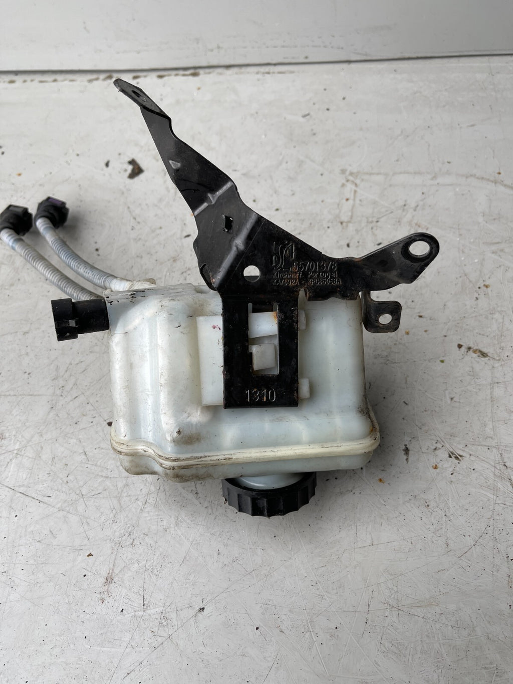 VAUXHALL CORSA E BRAKE FLUID RESERVOIR 55701378