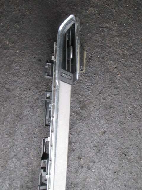 2019 MAZDA 6 MK3 DASHBOARD LEFT & CENTER AIR VENTS WITH EMERGENCY SWITCH TRIM