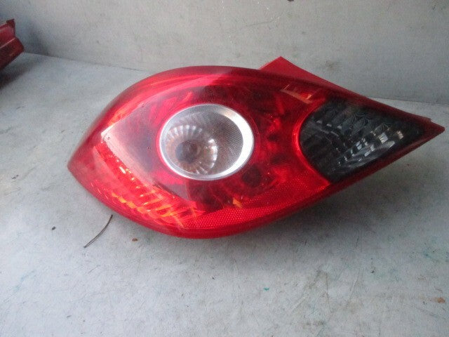 2007 VAUXHALL CORSA NSR PASSENGER SIDE REAR INNER TAIL LIGHT 89038949