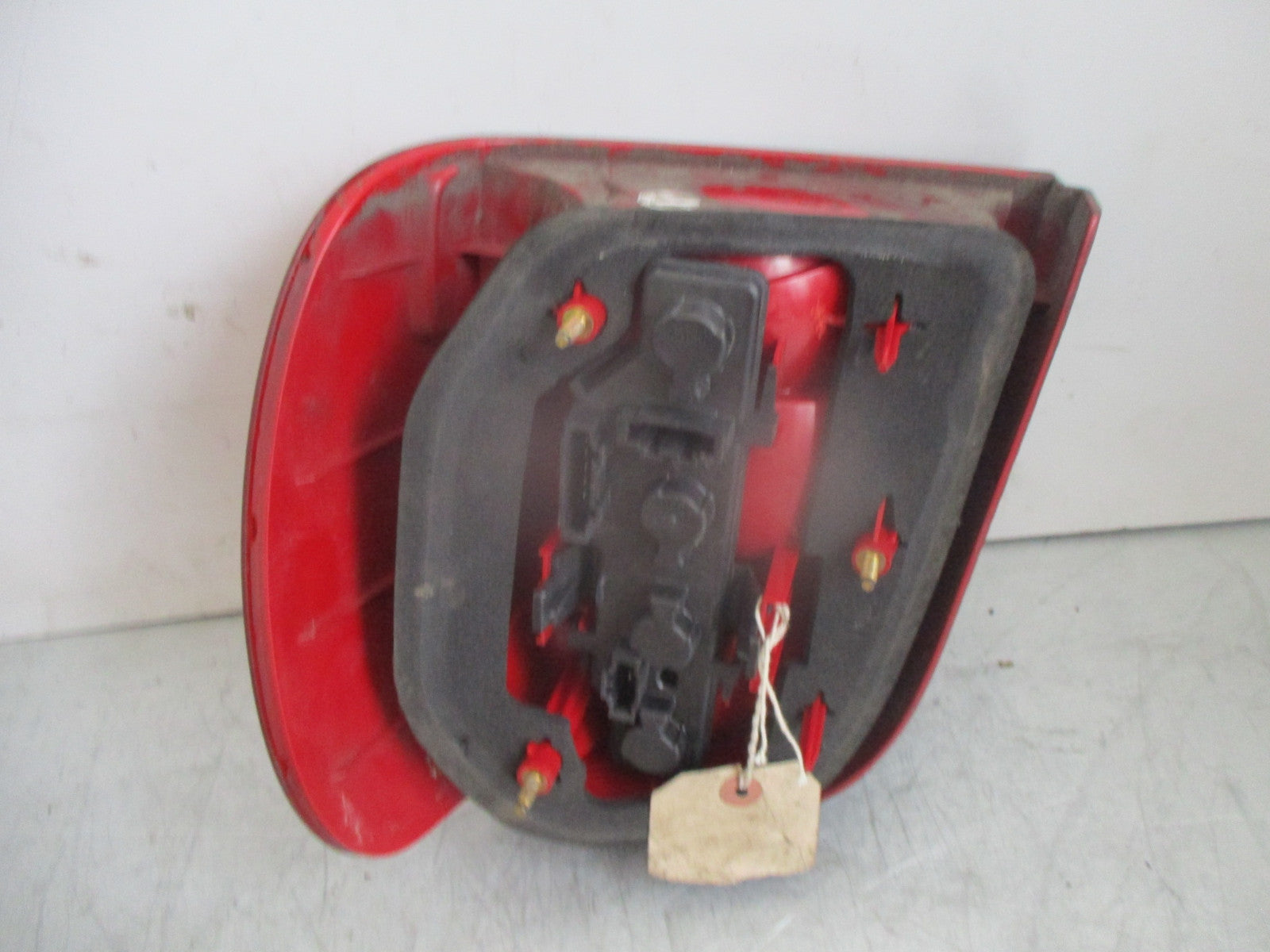 2001 VOLKSWAGEN POLO NEARSIDE/PASSENGERS REAR LITGH (HELLA 6NO945095J)