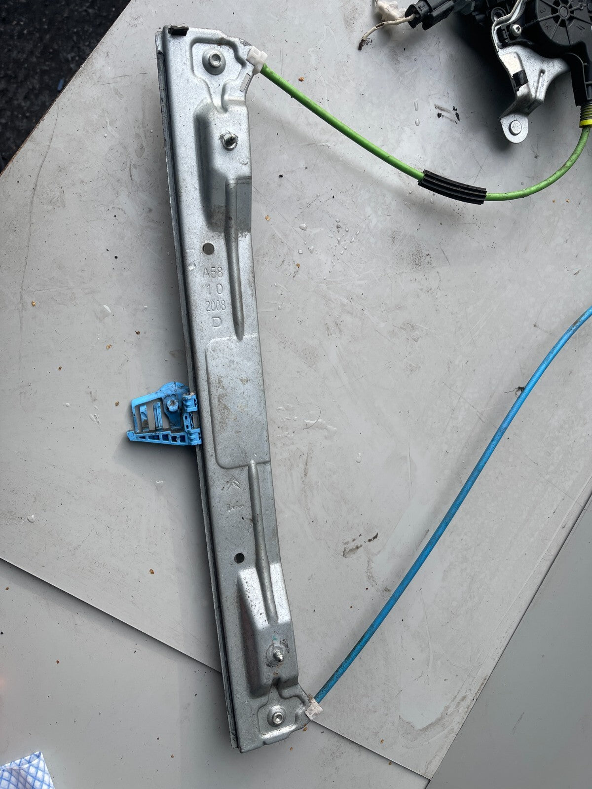 2011 CITROEN C3 NSF PASSENGERS SIDE FRONT WINDOW REGULATOR MOTOR 402189B