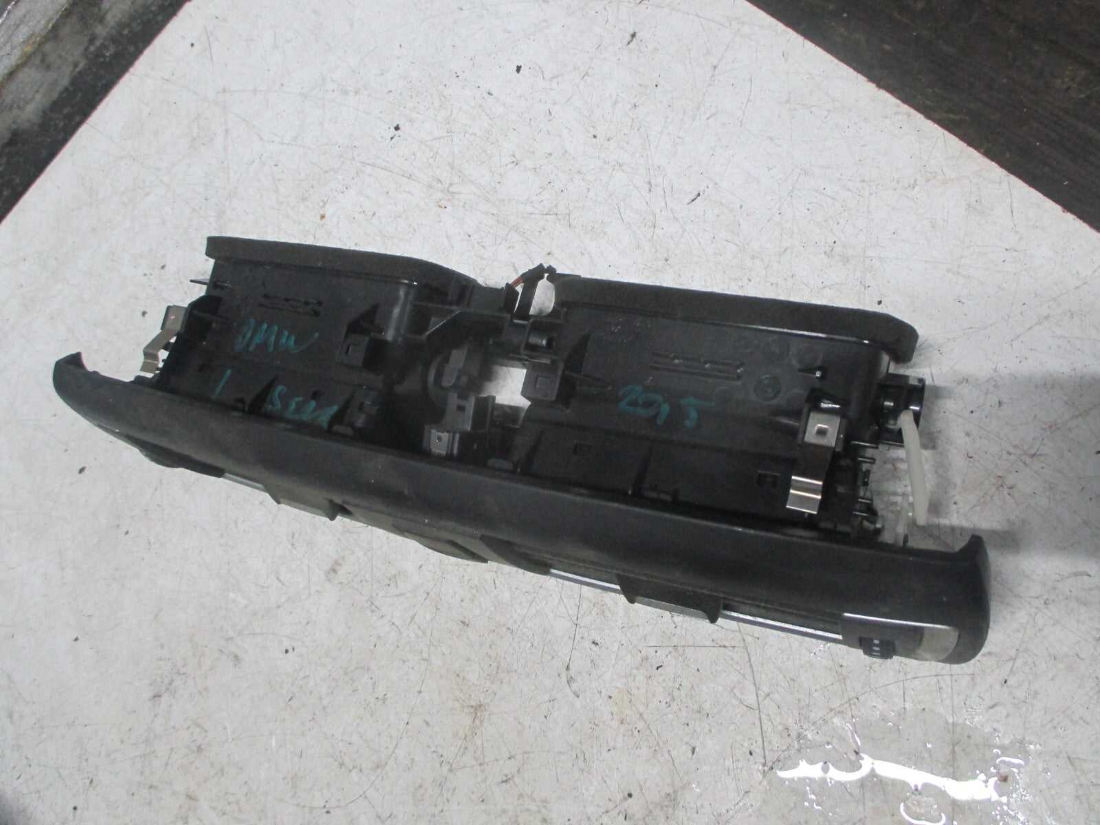 BMW 1 SERIES F20 2015 DASHBOARD HAZARD SWITCH 9317944