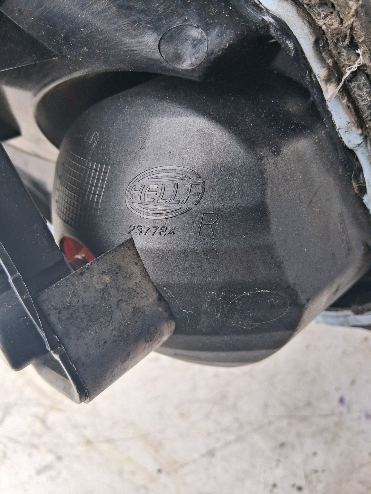 2005 NISSAN ALMERA OSR OFF RIGHT DRIVER SIDE REAR LIGHT