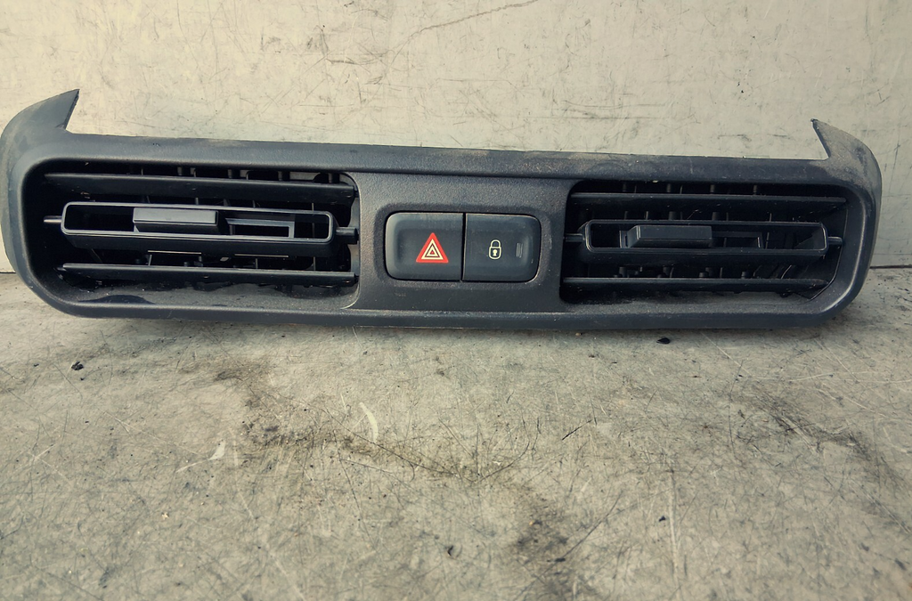 2023 CITROEN BERLINGO MK3 CENTRE DASHBOARD FRONT AIRVENT HAZARD SWITCH GE0046620