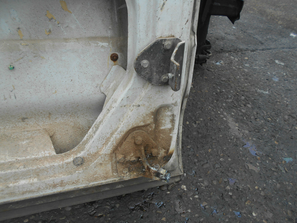 IVECO DAILY 29L10V 2003 SWB NS PASSENGER SIDE BARE SLIDING DOOR WHITE