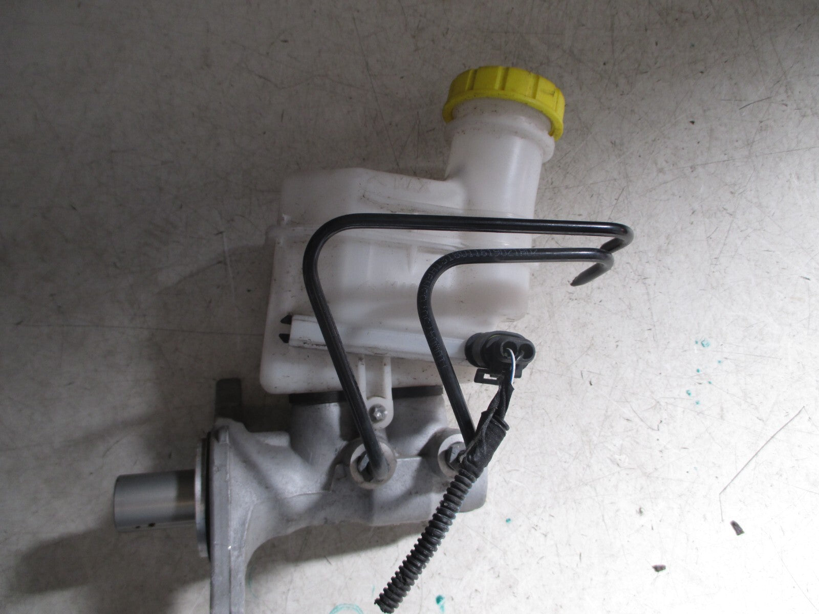 FIAT 500 2016 BRAKE MASTER CYLINDER & RESERVOIR 32069666