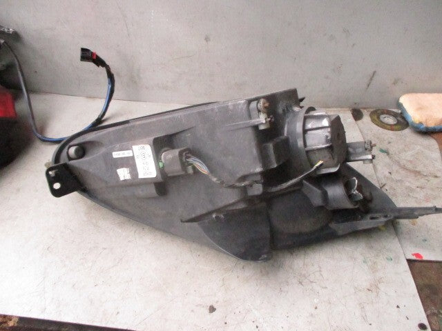 2005 FORD FIESTA NS PASSENGER SIDE HEADLIGHT 2S6X13W030BJ