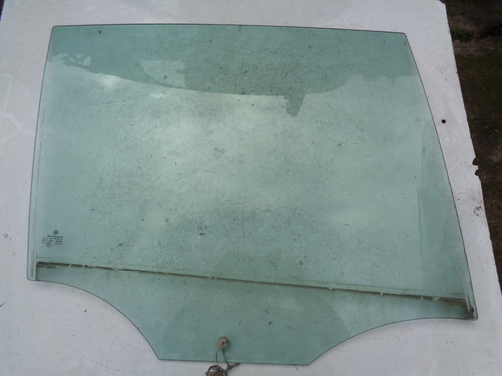 VW VOLKSWAGEN GOLF MK6 OSR DRIVER SIDE REAR WINDOW GLASS 5K6845026C