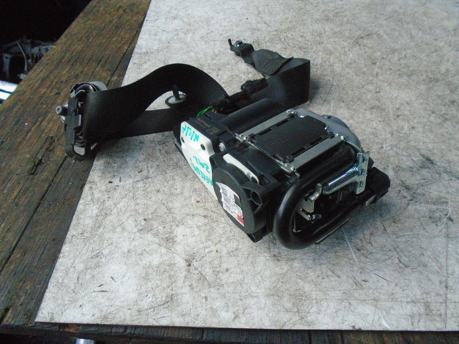 MERCEDES C CLASS 2012 W204 NSF PASSENGER SIDE FRONT DOOR SEAT BELT 616774500