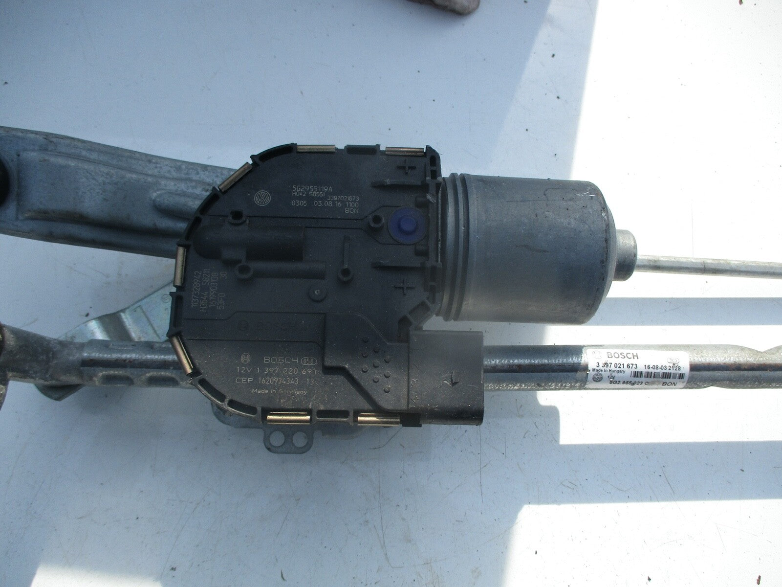 VW VOLKSWAGEN GOLF 2017 MK7 FRONT WIPER MOTOR MECHANISM AND LINKAGE 5G2955119A