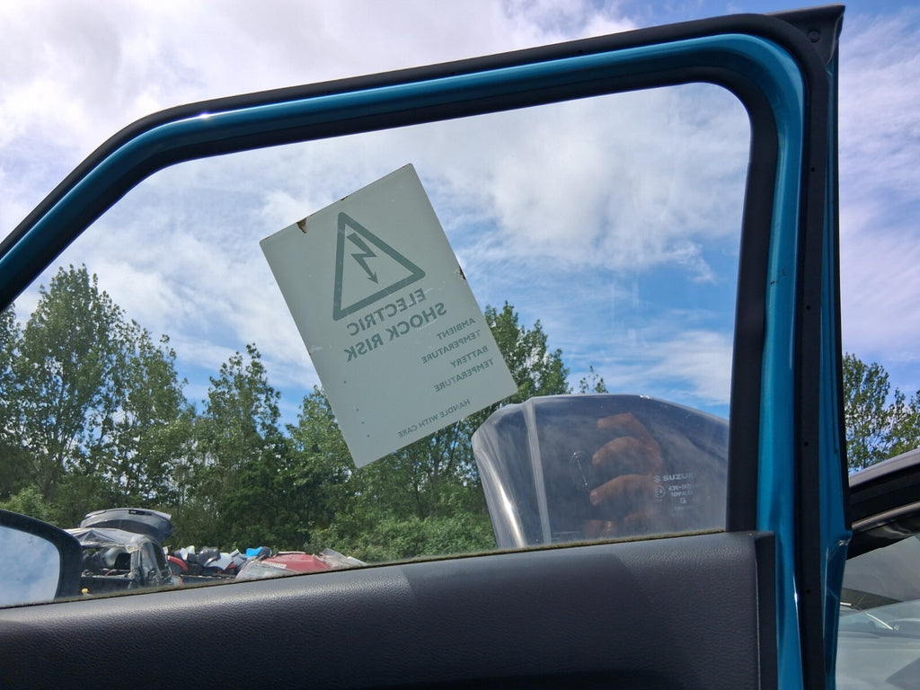 2022 SUZUKI IGNIS SZ5 OSF DRIVER SIDE FRONT RIGHT WINDOW GLASS