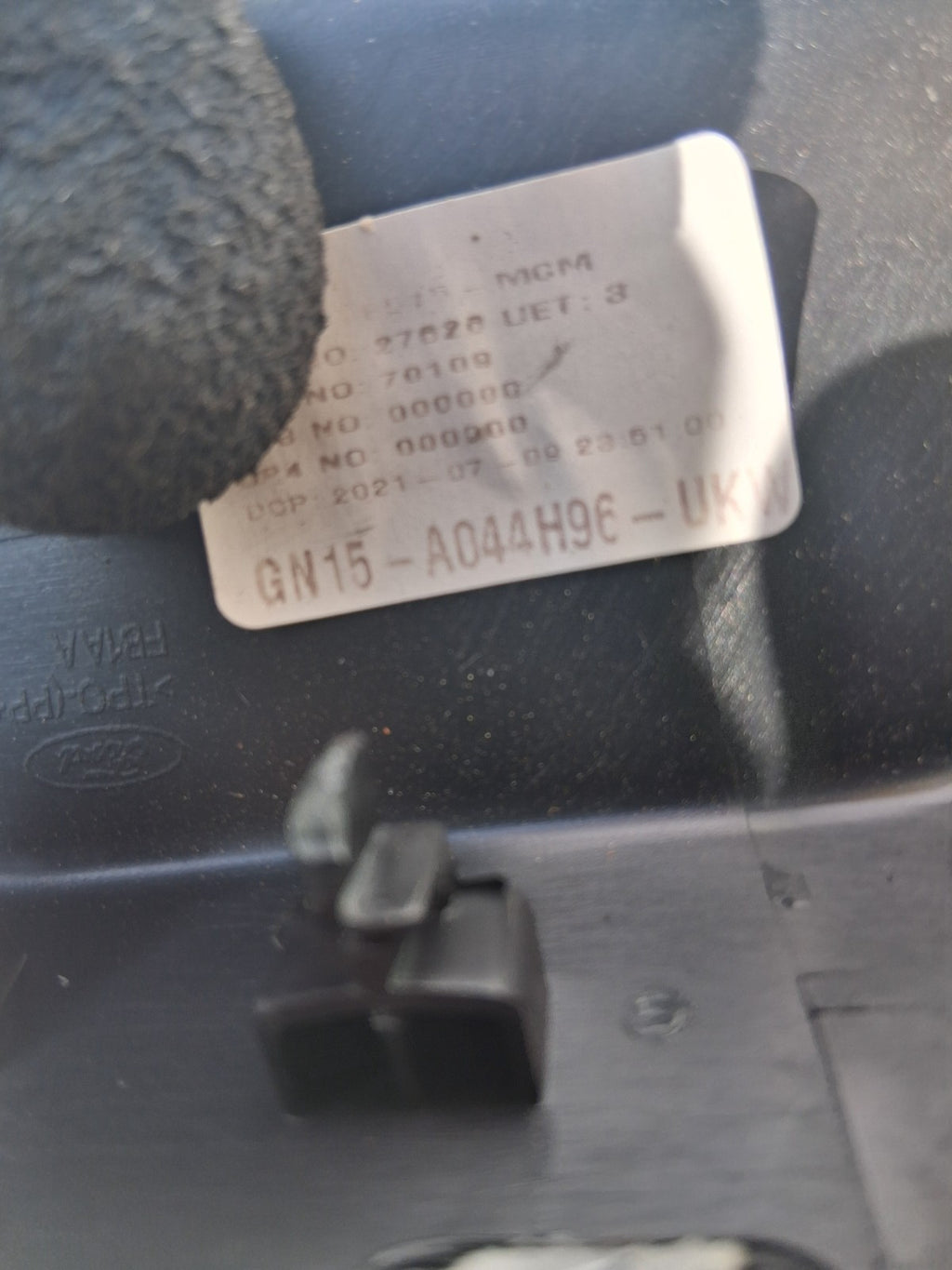2021 FORD ECOSPORT MK2 USB PORT CENTRE CONSOLE PLASTIC