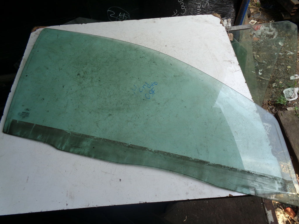 FORD MONDEO OSF DRIVER SIDE FRONT DOOR WINDOW GLASS