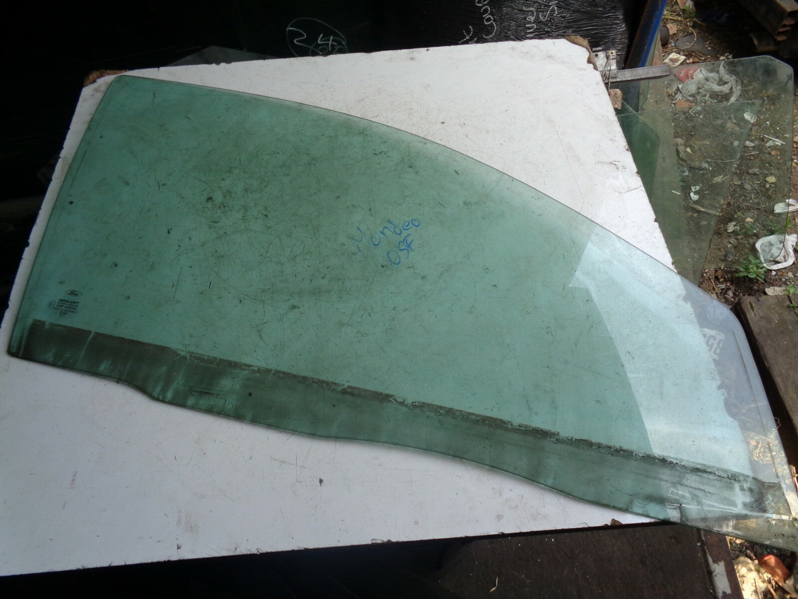 FORD MONDEO OSF DRIVER SIDE FRONT DOOR WINDOW GLASS
