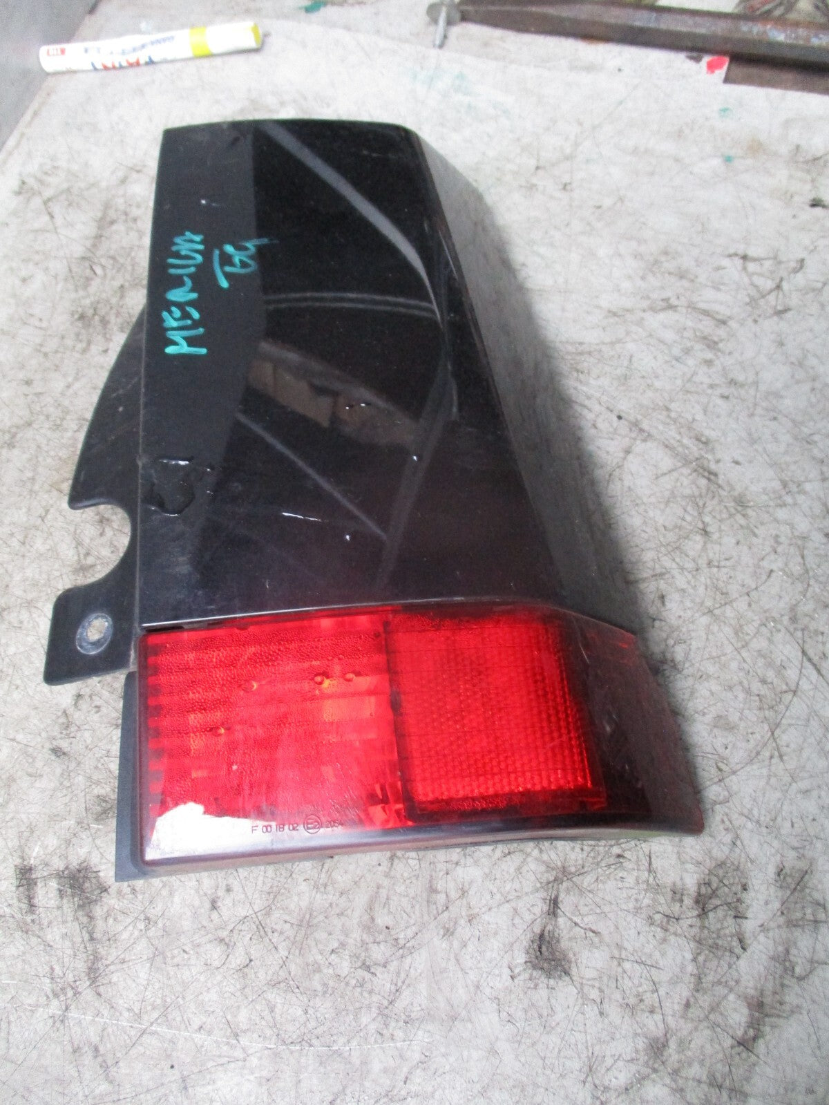 VAUXHALL MERIVA A MK1 2009 OSR DRIVER SIDE TAILLIGHT CORNER TRIM 13130028