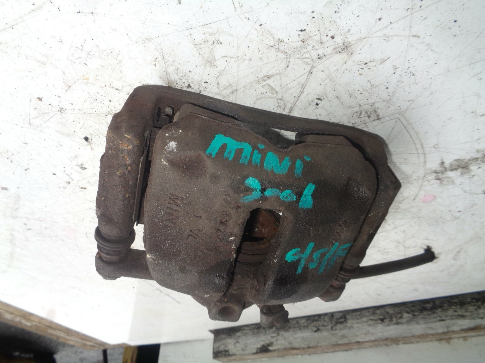 BMW MINI R52 2006 COOPER S 2006 1.6 OFF DRIVER SIDE FRONT BRAKE CALLIPER