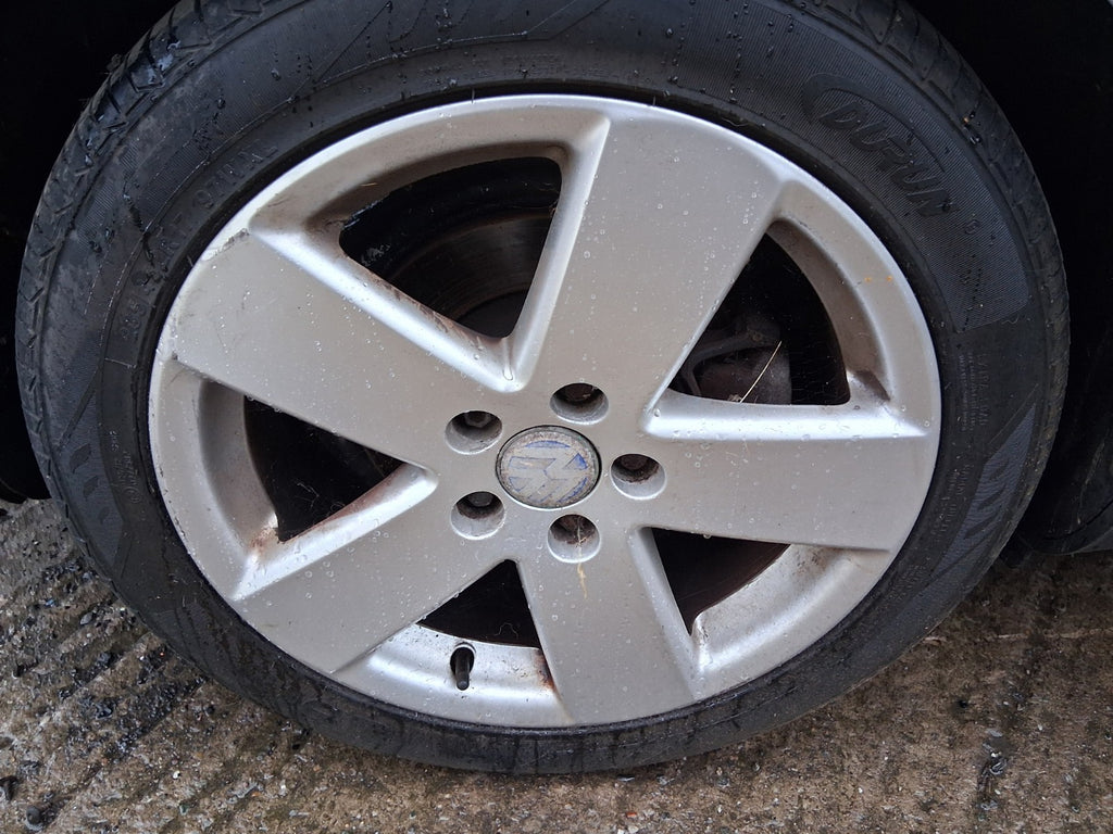 2006 VW VOLKSWAGEN PASSAT B6 17 INCH ALLOY WHEEL WITH TYRE 235/45R17